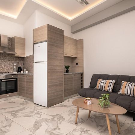 טסיליבי Katsaros Luxury Apts II 5 Min Walk To Beach מראה חיצוני תמונה