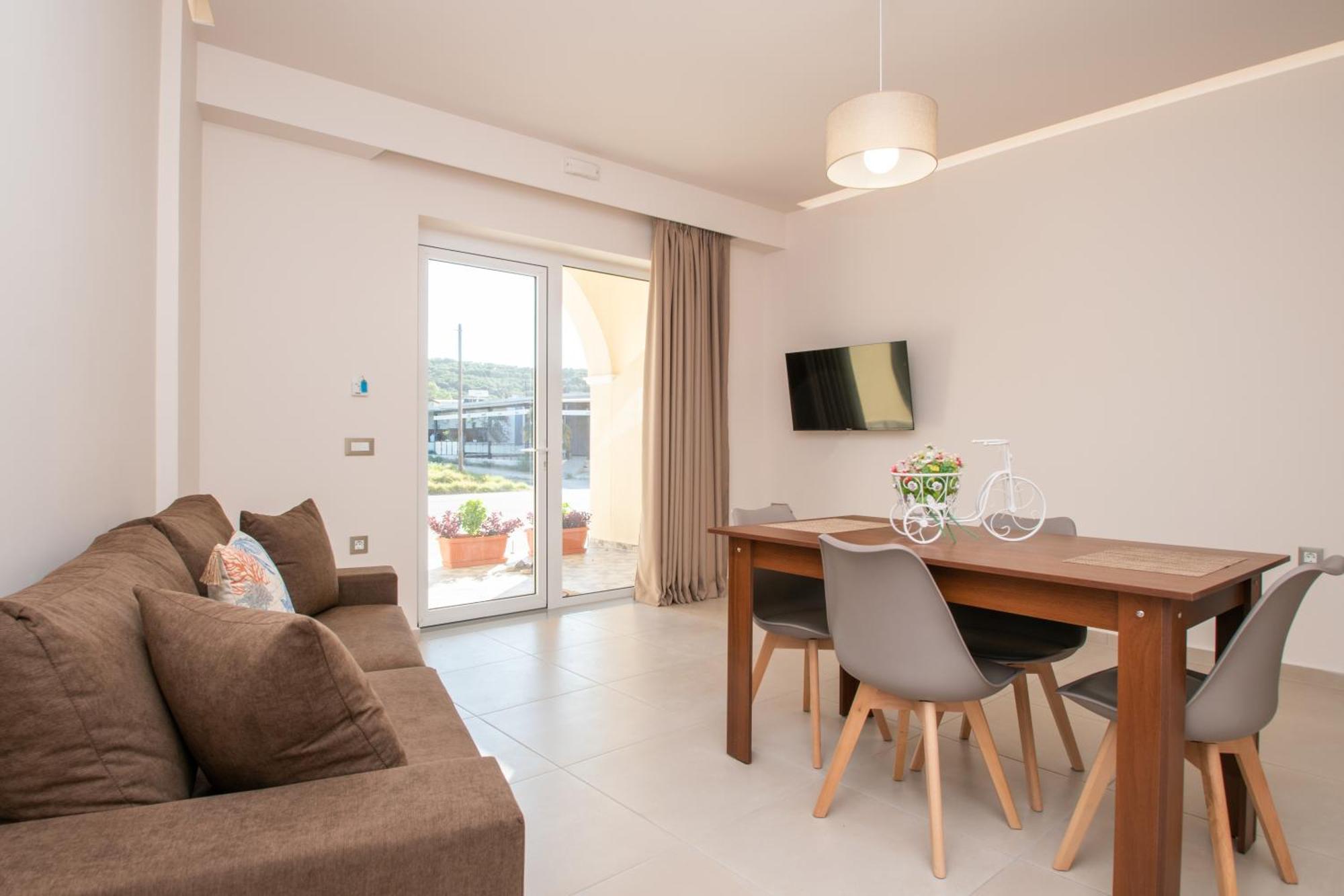 טסיליבי Katsaros Luxury Apts II 5 Min Walk To Beach מראה חיצוני תמונה