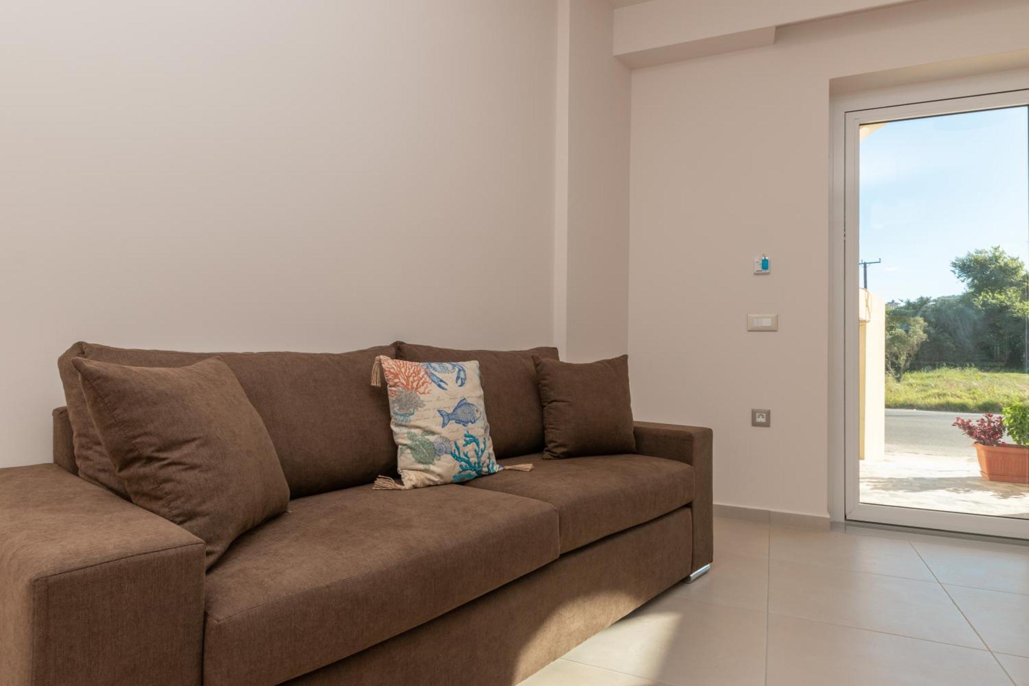 טסיליבי Katsaros Luxury Apts II 5 Min Walk To Beach מראה חיצוני תמונה