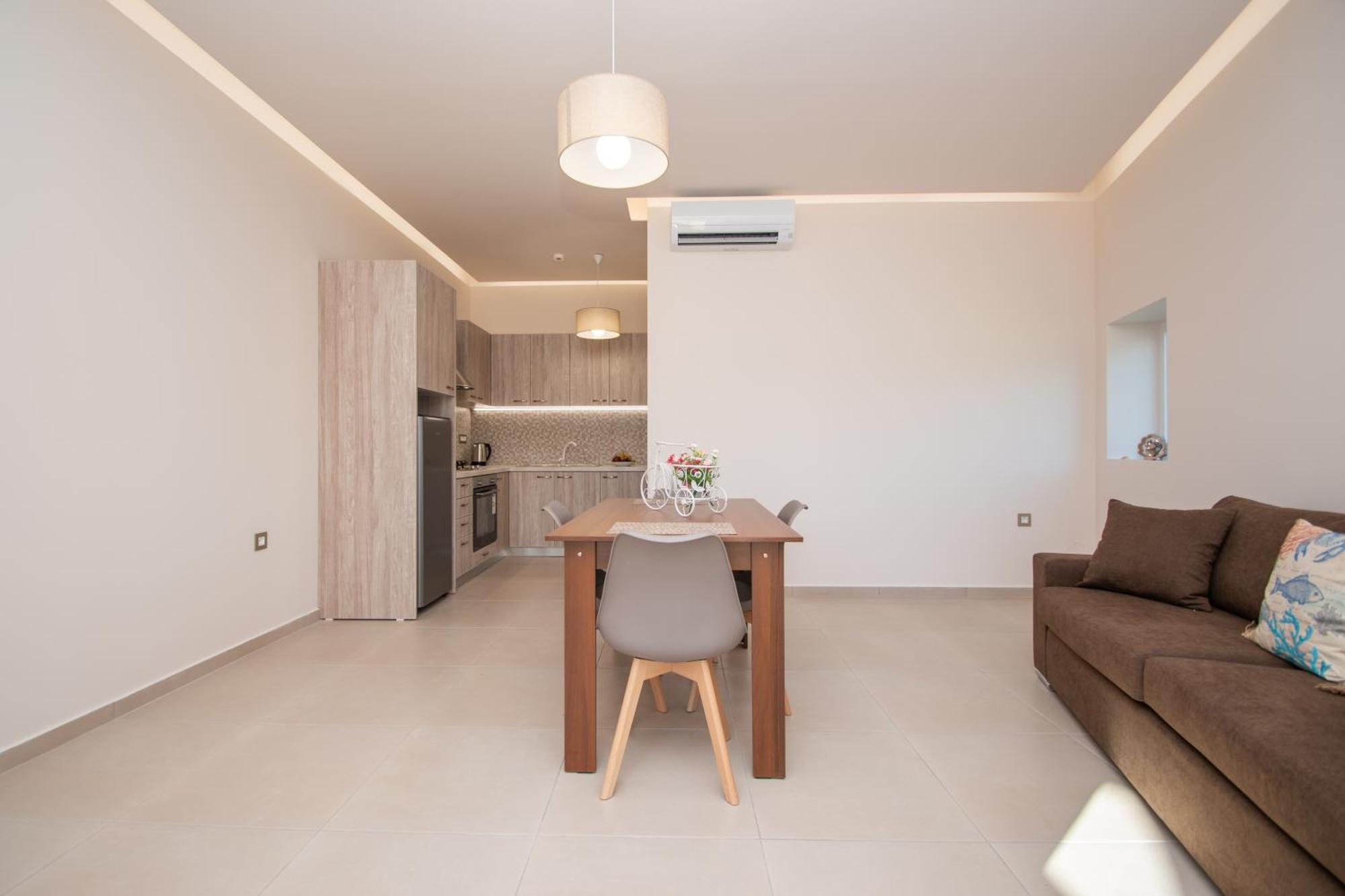 טסיליבי Katsaros Luxury Apts II 5 Min Walk To Beach מראה חיצוני תמונה