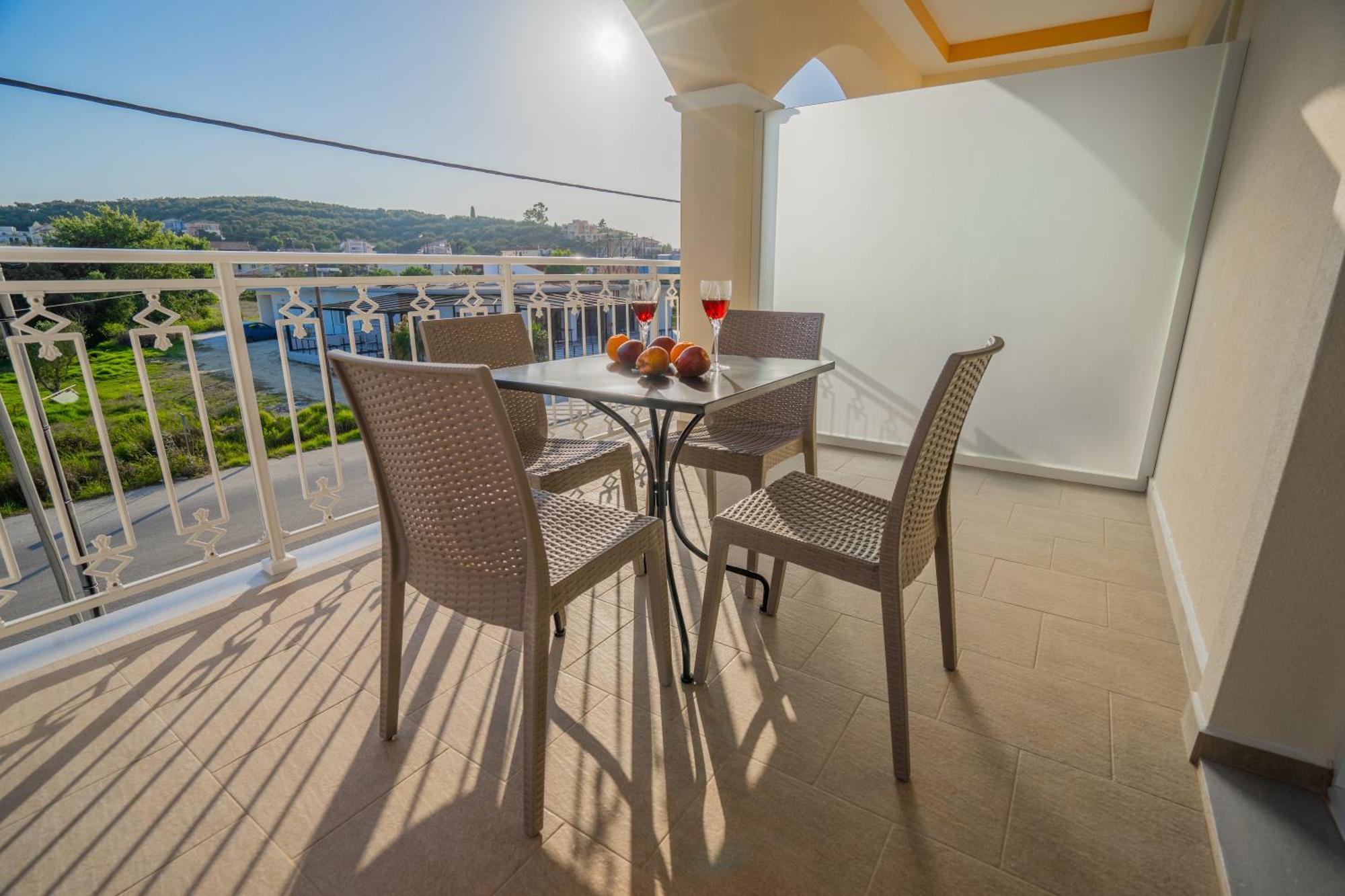 טסיליבי Katsaros Luxury Apts II 5 Min Walk To Beach מראה חיצוני תמונה