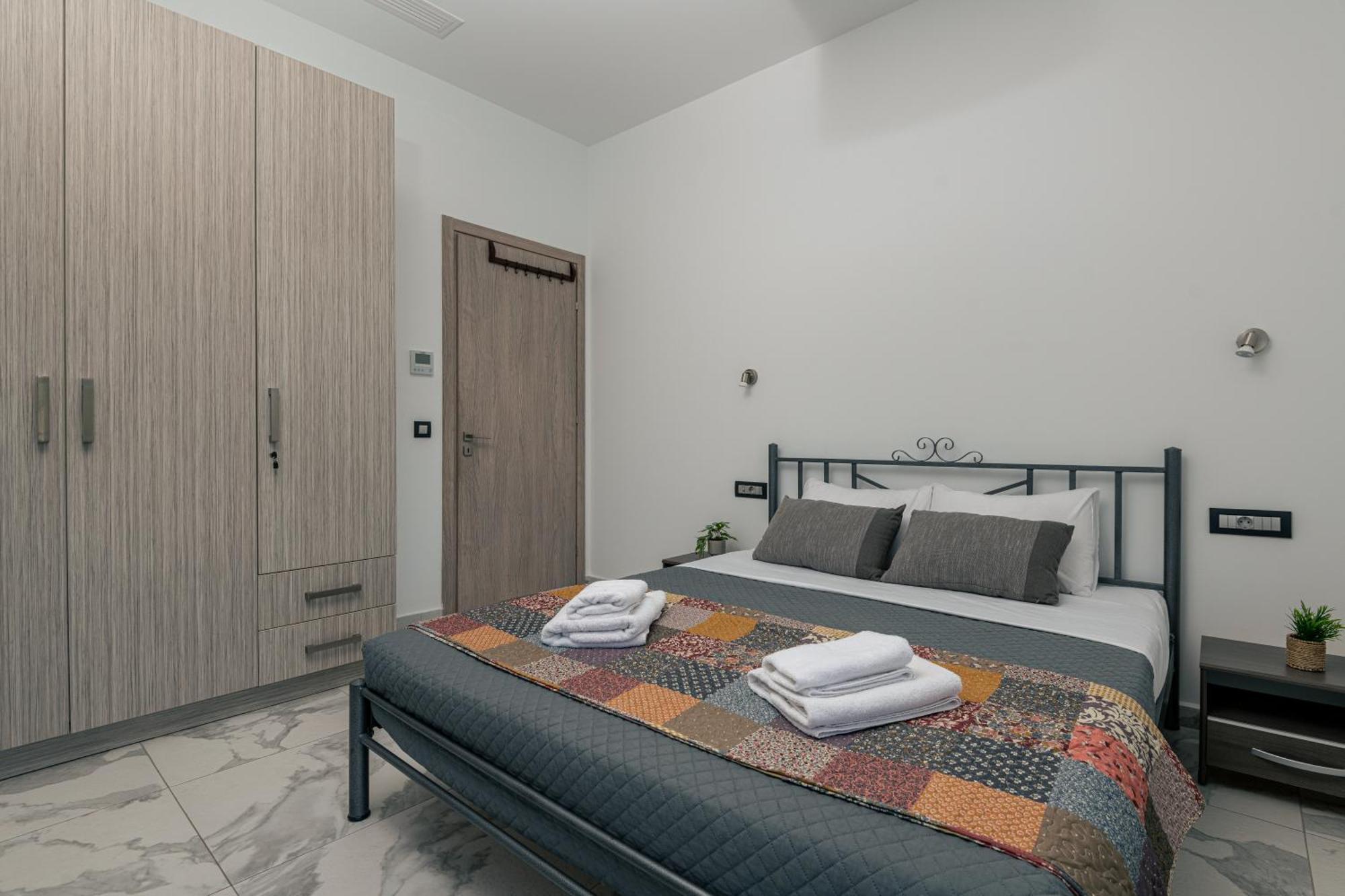 טסיליבי Katsaros Luxury Apts II 5 Min Walk To Beach מראה חיצוני תמונה