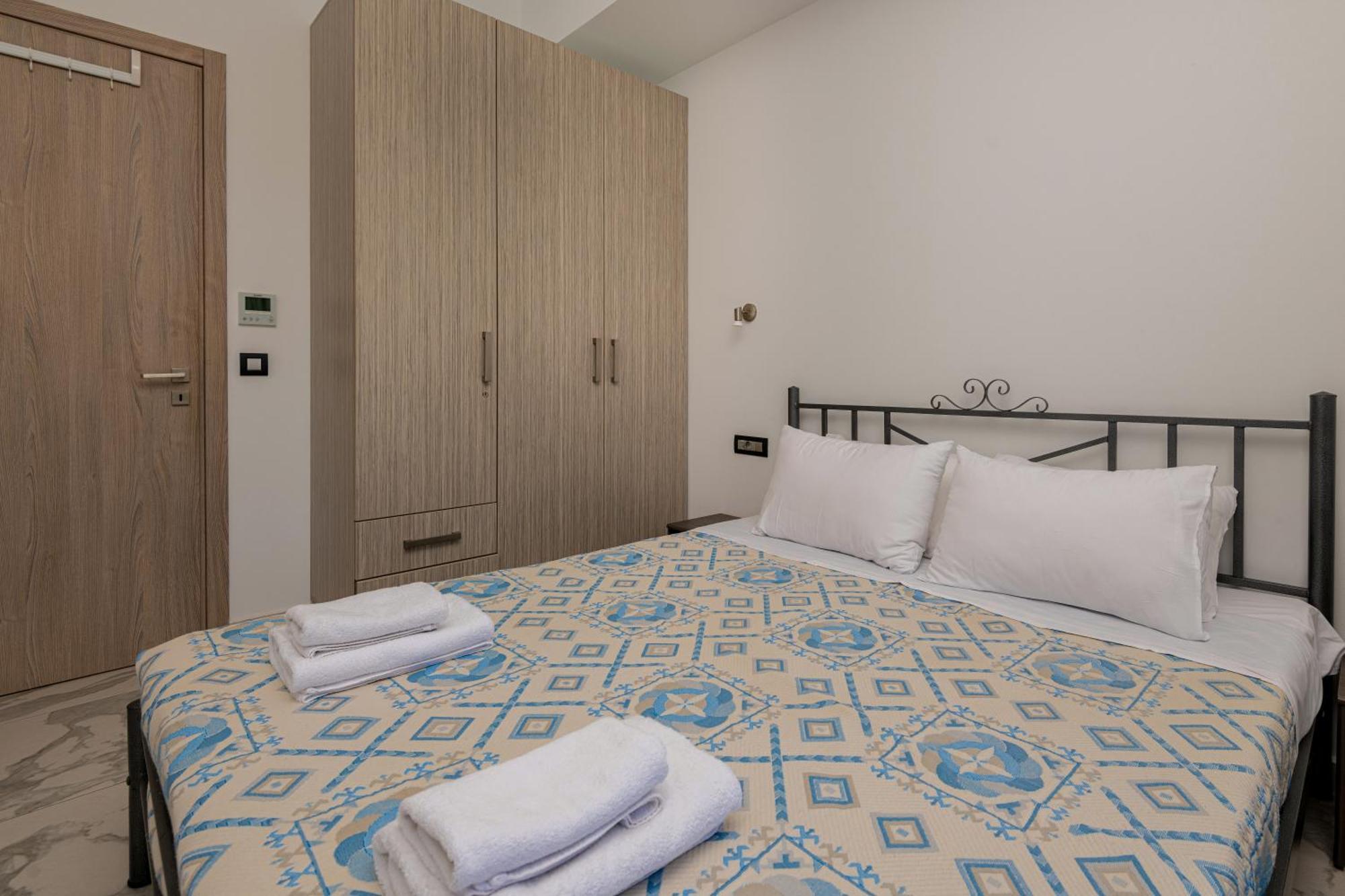 טסיליבי Katsaros Luxury Apts II 5 Min Walk To Beach מראה חיצוני תמונה
