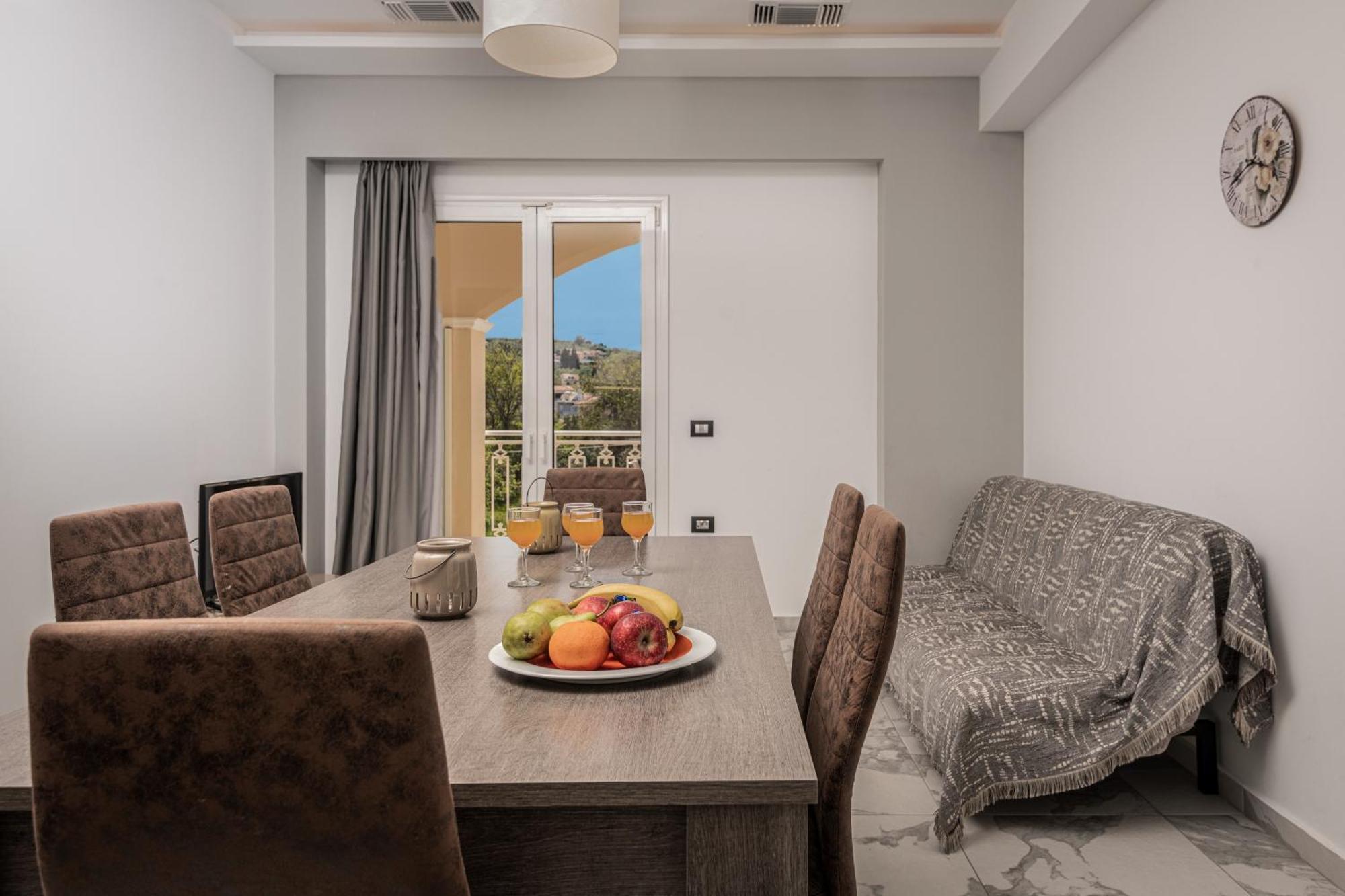 טסיליבי Katsaros Luxury Apts II 5 Min Walk To Beach מראה חיצוני תמונה