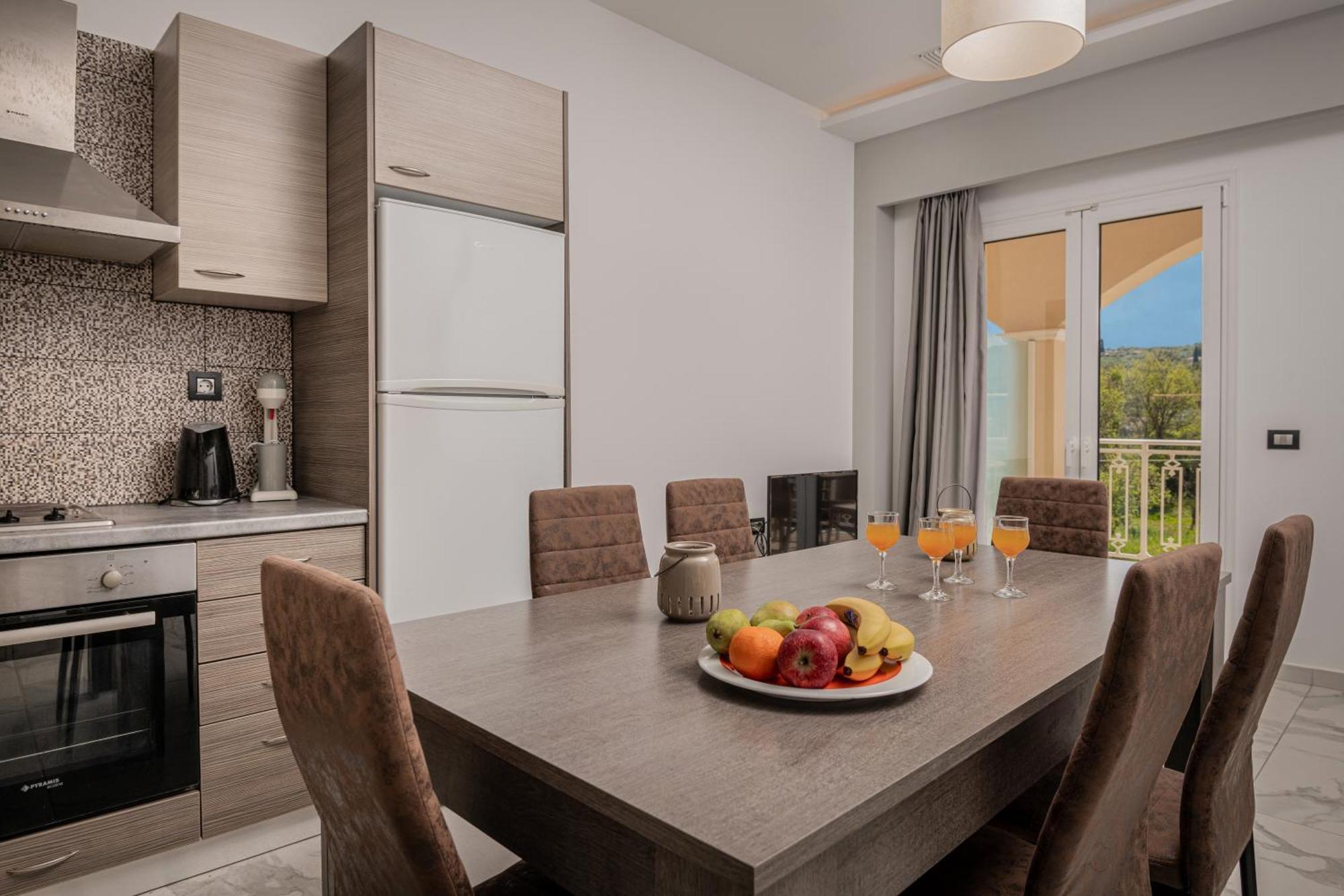טסיליבי Katsaros Luxury Apts II 5 Min Walk To Beach מראה חיצוני תמונה