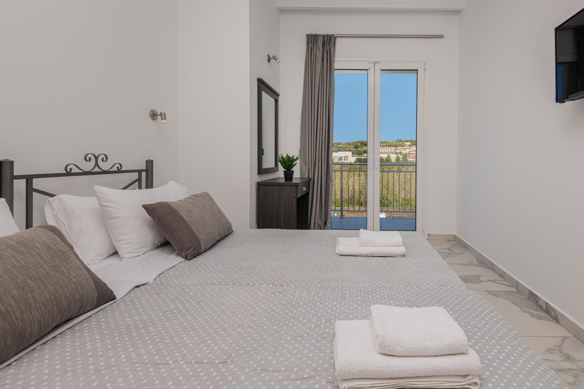 טסיליבי Katsaros Luxury Apts II 5 Min Walk To Beach מראה חיצוני תמונה