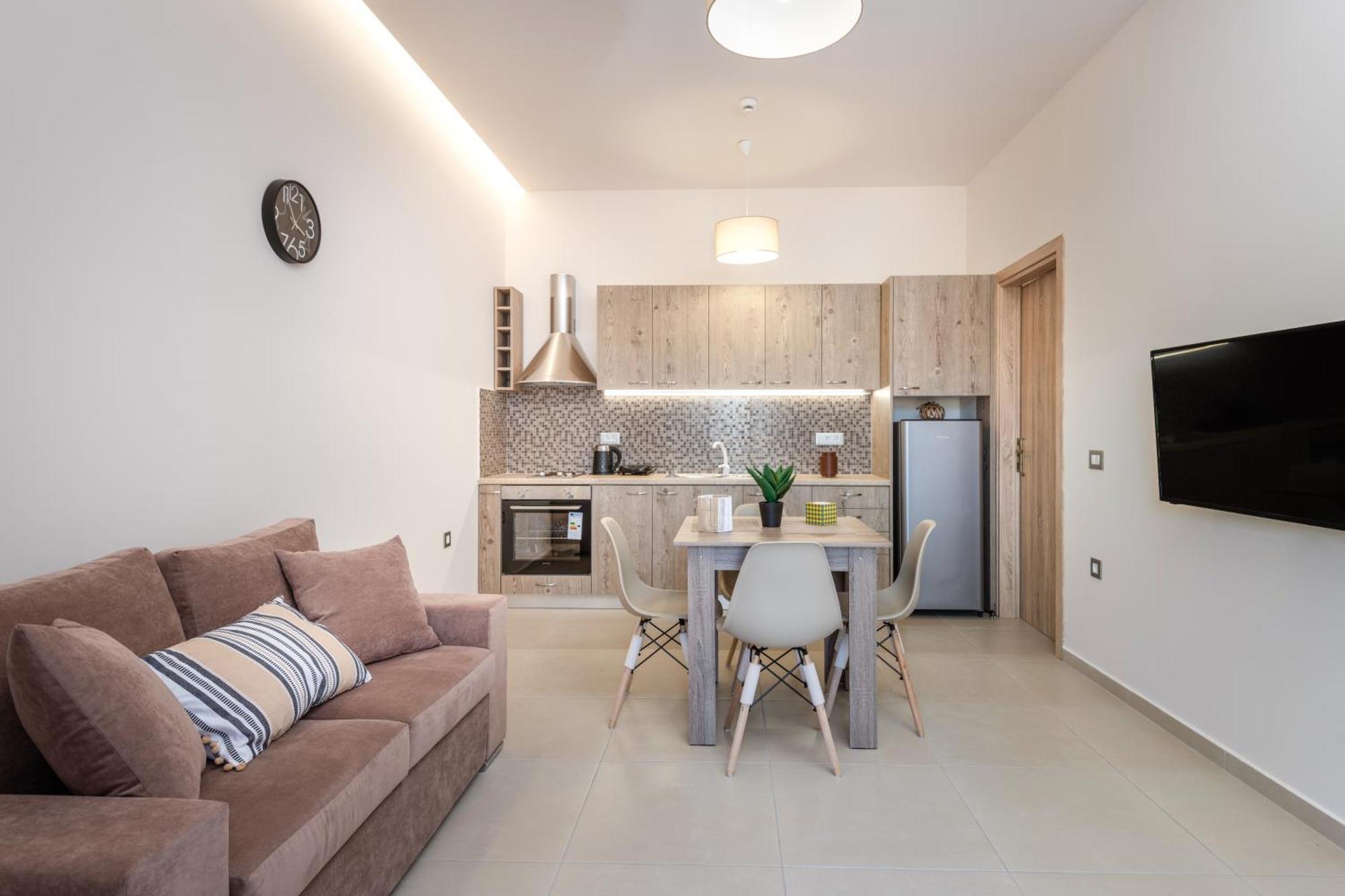 טסיליבי Katsaros Luxury Apts II 5 Min Walk To Beach מראה חיצוני תמונה