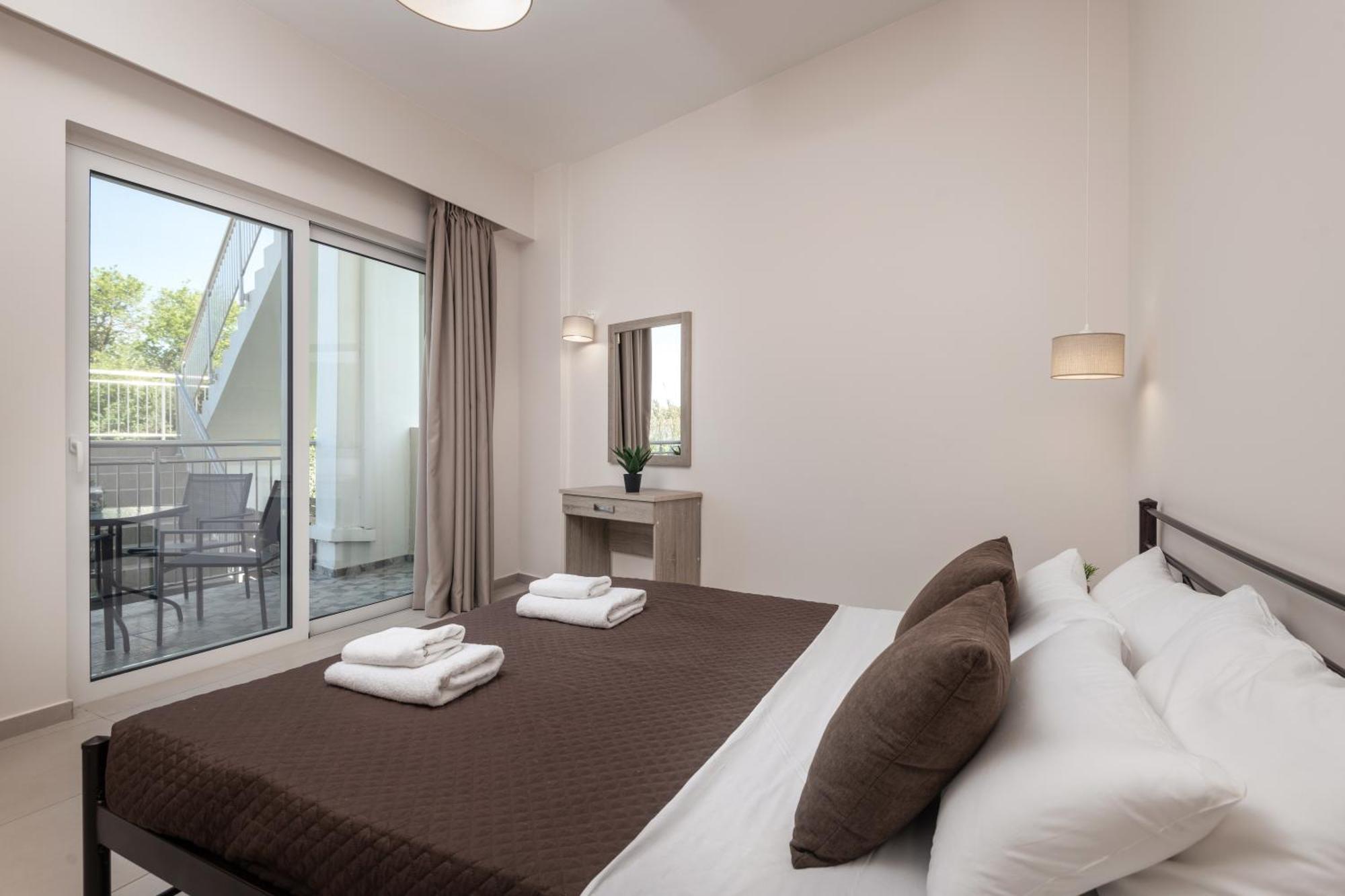 טסיליבי Katsaros Luxury Apts II 5 Min Walk To Beach מראה חיצוני תמונה