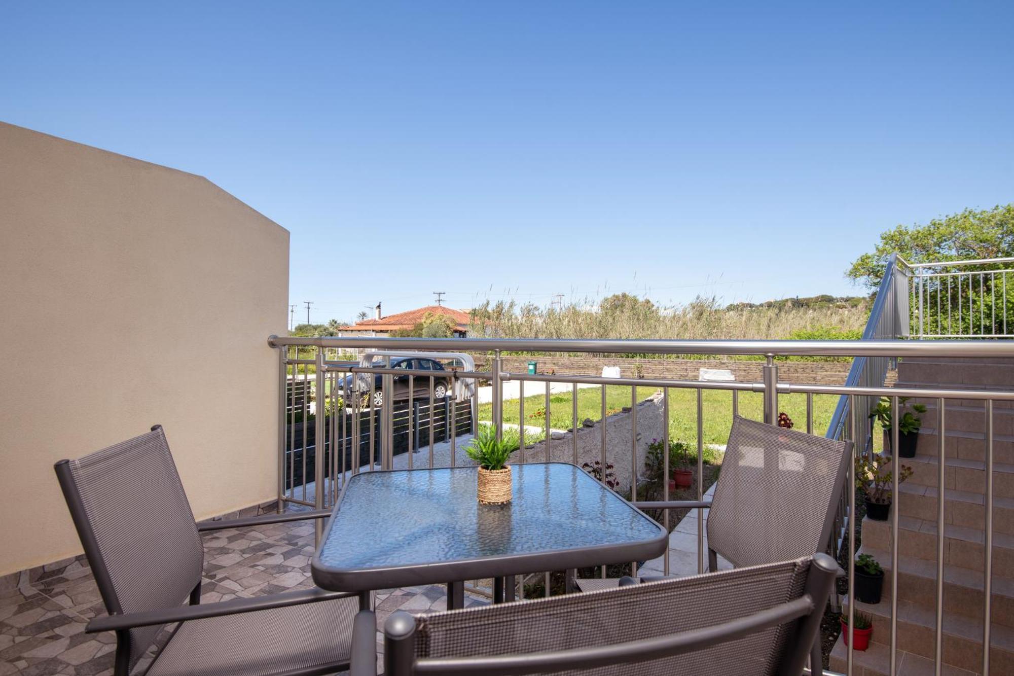טסיליבי Katsaros Luxury Apts II 5 Min Walk To Beach מראה חיצוני תמונה