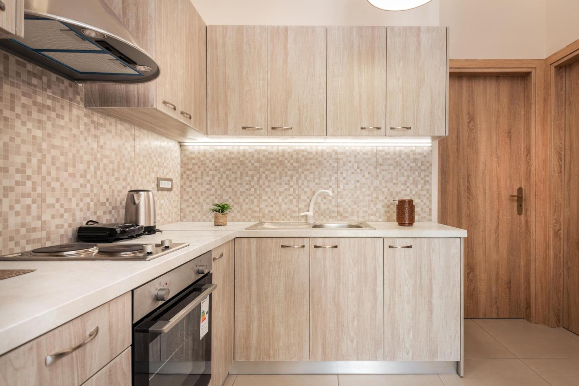 טסיליבי Katsaros Luxury Apts II 5 Min Walk To Beach מראה חיצוני תמונה