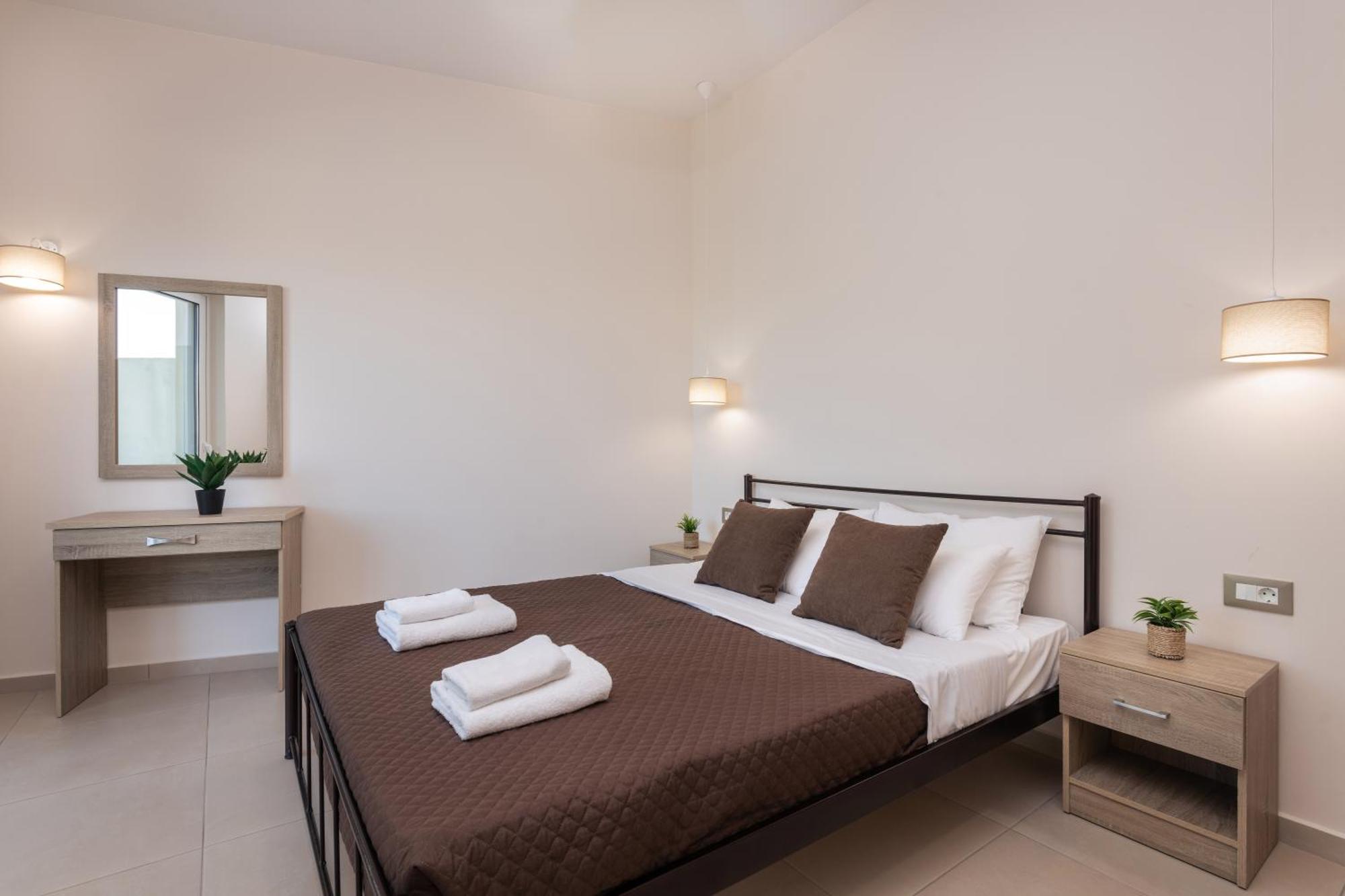 טסיליבי Katsaros Luxury Apts II 5 Min Walk To Beach מראה חיצוני תמונה