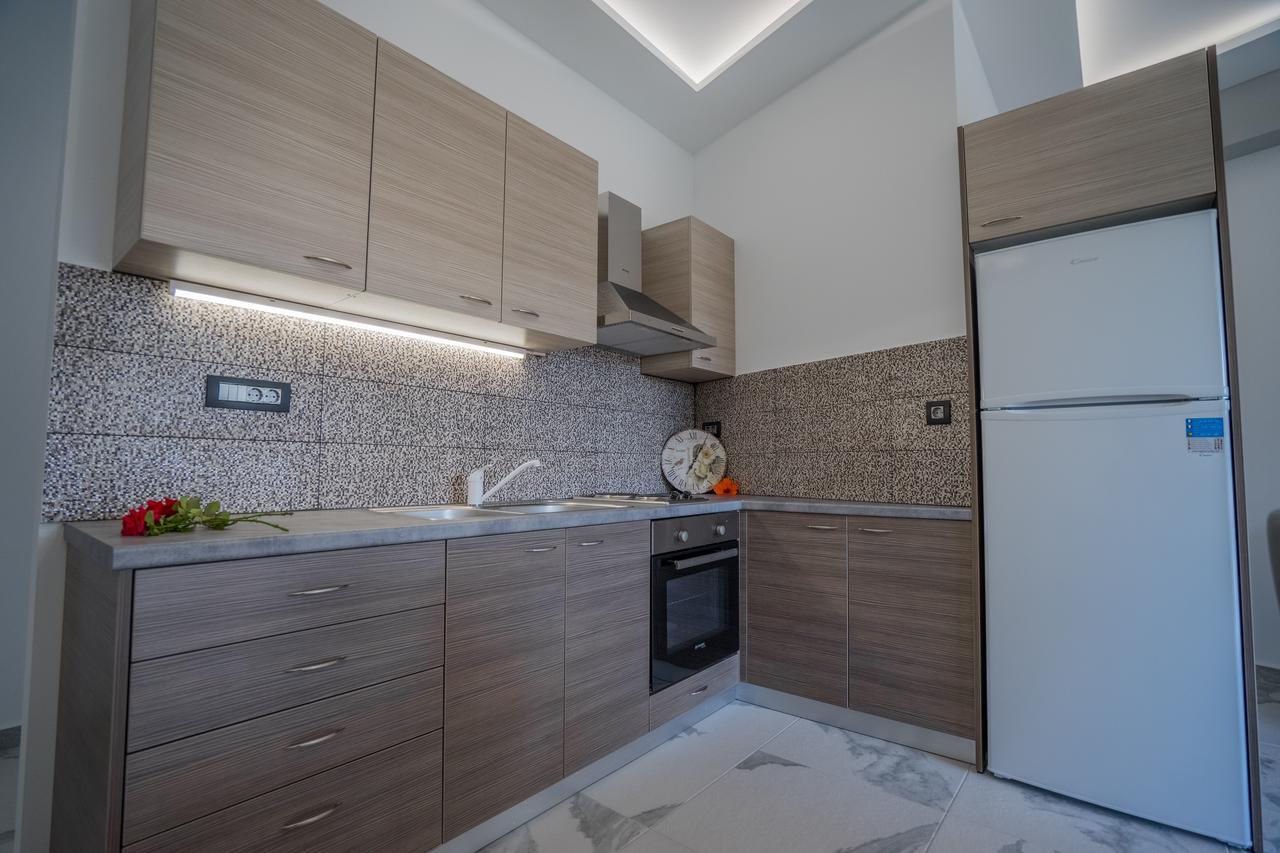 טסיליבי Katsaros Luxury Apts II 5 Min Walk To Beach מראה חיצוני תמונה