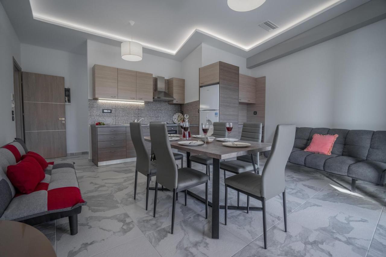 טסיליבי Katsaros Luxury Apts II 5 Min Walk To Beach מראה חיצוני תמונה